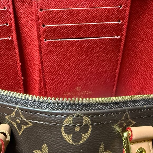 STUNNING Fashion Satchel w/dual straps, wallet & bag charms w/LV Box & Bag! - Picture 7 of 9